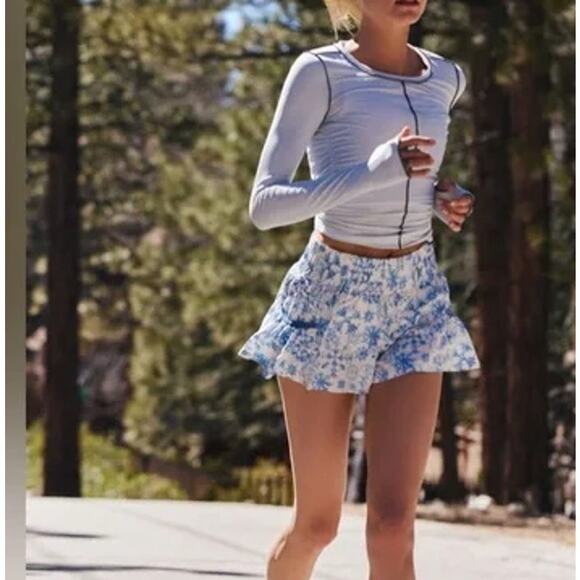 Free People Movement Women's LRG Arctic Snow Get Your Flirt On Shorts NWT - Picture 1 of 9